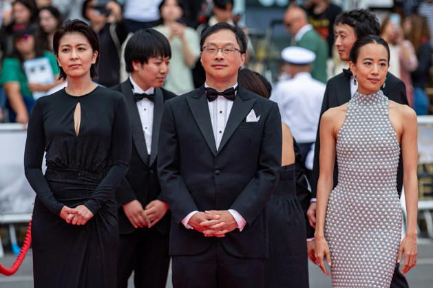 Cannes Nagi Notes Screening NG Terutaro Osanai, a guest, Shizuka Ishibaschi, Koji Fukada, Takako Matsu, Tan Si En and a guest attending the ‘Nagi Notes’ Screening and Red Carpet at Palais Des Festivals in Cannes, France on May 13 2026 as part of the 79th Cannes Film Festival. Photo by Nicolas Genin ABACAPRESS.COM Cannes France  Copyright: xGeninxNicolas ABACAx