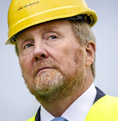 13-05-2026 Rotterdam King Willem-Alexander visited, in the context of undermining and resilience, the customs office on the Maasvlakte and APM Terminals at the Port of Rotterdam. Â  Copyright: xPPEx