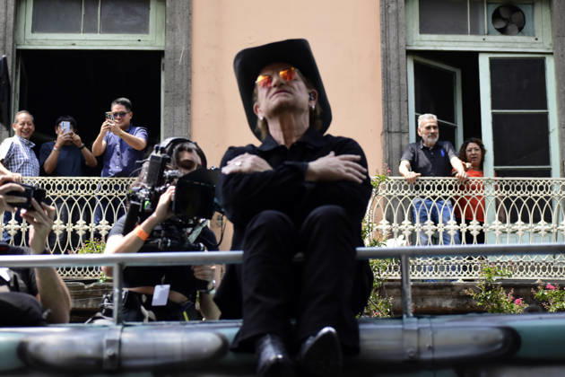 May 13, 2026, Mexico City, Ciudad de Mexico, Mexico: Bono lead of the Irish band U2, at the filming set for the upcoming music video Street of Dreams in Mexico City Downtown. on May 13, 2026 in Mexico City, Mexico. Mexico City Mexico - ZUMAe321 20260513_zea_e321_005 Copyright: xLuisxBarronx
