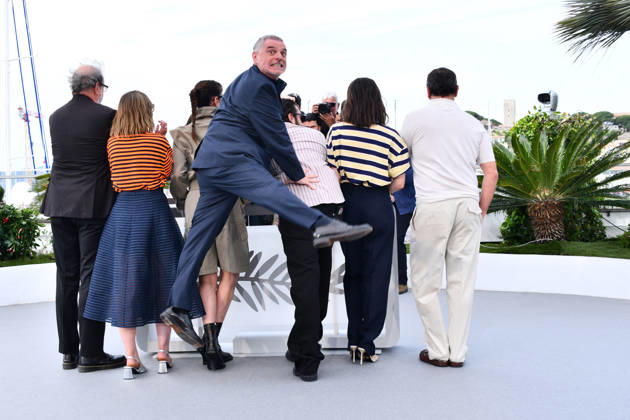 79th Cannes International Film Festival Photocall du film La Vénus Electrique 79th Cannes International Film Festival LA VENUS ELECTRIQUE photocall Gustave de Kervern, Madeleine Baudot, Vimala Pons, Pierre Salvadori, Pio Marmaï, Anaïs Demoustier and Gilles Lellouche pose during La Vénus Electrique The Electric Kiss photocall at the 79th annual Cannes Film Festival at Palais des Festivals Thomas Bohlen Starface 2026 05 12 455951 2026 05 13 Cannes France  Copyright: xThomasxBohlenx STAR_455951_017