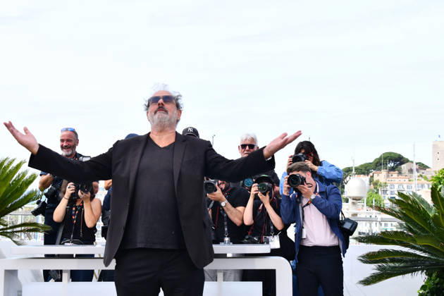 79th Cannes International Film Festival Photocall du film La Vénus Electrique 79th Cannes International Film Festival LA VENUS ELECTRIQUE photocall Gustave de Kervern poses during La Vénus Electrique The Electric Kiss photocall at the 79th annual Cannes Film Festival at Palais des Festivals Thomas Bohlen Starface 2026 05 12 455951 2026 05 13 Cannes France  Copyright: xThomasxBohlenx STAR_455951_052