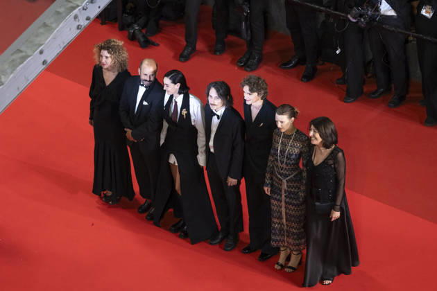 Carine Ruszniewski, Pierre Antoine Billon, Souheila Yacoub, Bérenger Thouin, Vassili Schneider, Yile Yara Vianello, Enrica Capra Montée des marches du film Labandon lors du 79ème Festival International du Film de Cannes, le 13 mai 2026 Camilla Canalini Bestimage Red carpet for Forsaken at the 79th Cannes International Film Festival on May 13, 2026 Cannes France Copyright: xCamillaxCanalinix xBestimagexCamillaxCanalinix xBestimagex