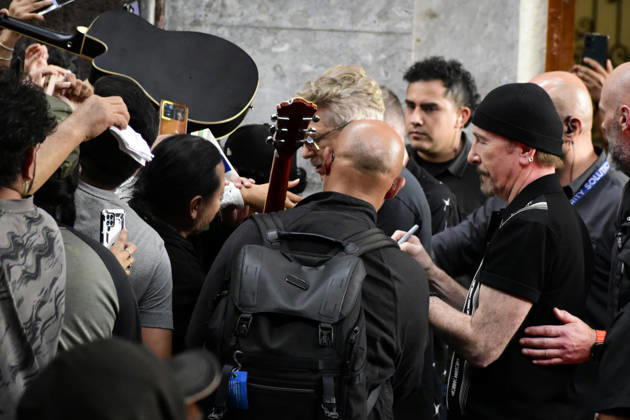 May 13, 2026, Mexico City, Ciudad de Mexico, Mexico: The Edge, guitarist of the Irish band U2, signs autographs for the fans at the filming set for the upcoming music video Street of Dreams in Mexico City Downtown. on May 13, 2026 in Mexico City, Mexico. Mexico City Mexico - ZUMAe321 20260513_zea_e321_038 Copyright: xLuisxBarronx