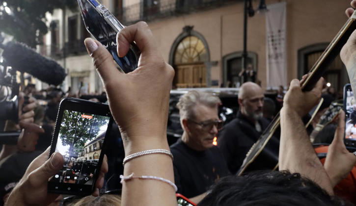 May 13, 2026, Mexico City, Mexico City, Mexico: In the background, U2 bassist Adam Clayton leaving the MIDE Museum in Mexico City s Historic Center. Mexico City Mexico - ZUMAt178 20260513_zip_t178_017 Copyright: xNadiaxTecuapetlax