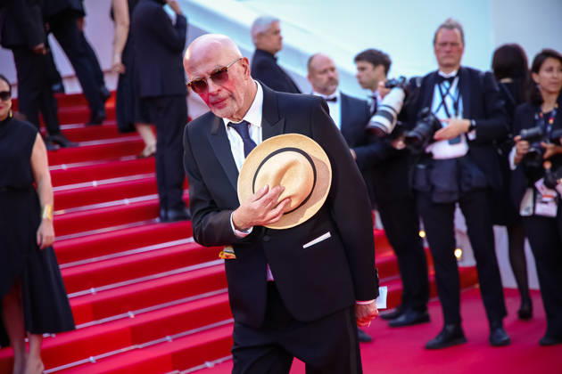 79th Cannes Film Festival - 13 May 2026 French director Oliver Assayas attends the red carpet of La Vie d une Femme at the 79th Cannes Film Festival in Cannes, France. Cannes France Copyright: xMarcoxBaradax xSOPAxImagesx RED CARPET LA VIE D_UNE FEMME-64