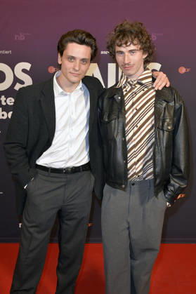 Evangelos Tsarkowistas und Benjamin Viziotis bei der Preview der ZDF-Dokuserie AIDS - In Zeiten der Liebe im Kino International. Berlin, 13.05.2026