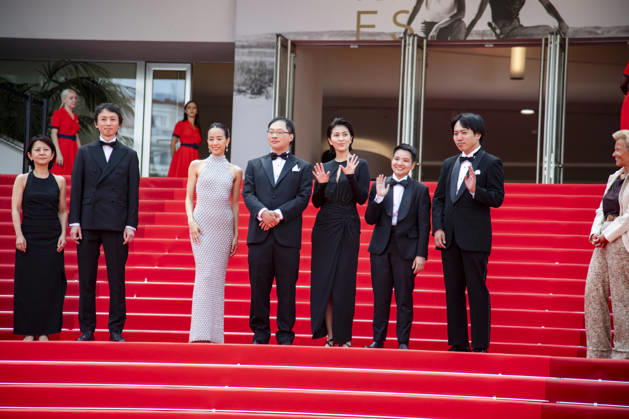 79th Cannes Film Festival Red Carpet of the movie -Nagi Notes- Palais des Festivals - Cannes, France guest;Terutaro Osanai;Shizuka Ishibaschi;Koji Fukada;Takako Matsu;Tan Si En;guest;Iris Knobloch 79th Cannes Film Festival Red Carpet of the movie -Nagi Notes- Palais des Festivals - Cannes, France 13th May 2026 SGPItalia id 134688_017 *Not Exclusive  Copyright: xSGPx
