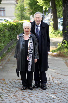 Premiere von UNKAPUTTBAR - 90 JAHRE HALLERVORDEN in Berlin Berlin, 13.05.2026 Reni Laur and Otfried Laur bei der Premiere von UNKAPUTTBAR - 90 JAHRE HALLERVORDEN in Berlin Berlin Deutschland Copyright: xMatthiasxGränzdörferx