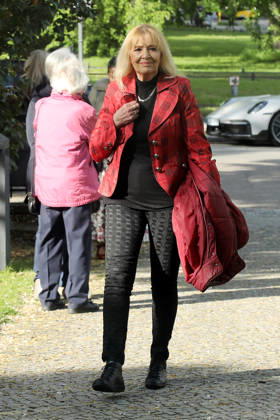 Premiere von UNKAPUTTBAR - 90 JAHRE HALLERVORDEN in Berlin Berlin, 13.05.2026 Cindy Berger bei der Premiere von UNKAPUTTBAR - 90 JAHRE HALLERVORDEN in Berlin Berlin Deutschland Copyright: xMatthiasxGränzdörferx