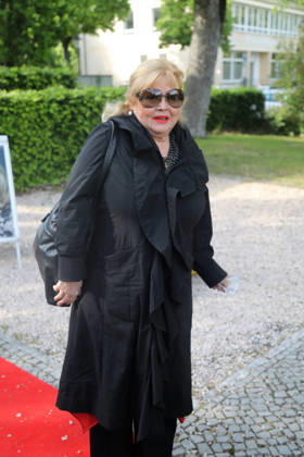 Premiere von UNKAPUTTBAR - 90 JAHRE HALLERVORDEN in Berlin Berlin, 13.05.2026 Franziska Troegner bei der Premiere von UNKAPUTTBAR - 90 JAHRE HALLERVORDEN in Berlin Berlin Deutschland Copyright: xMatthiasxGränzdörferx