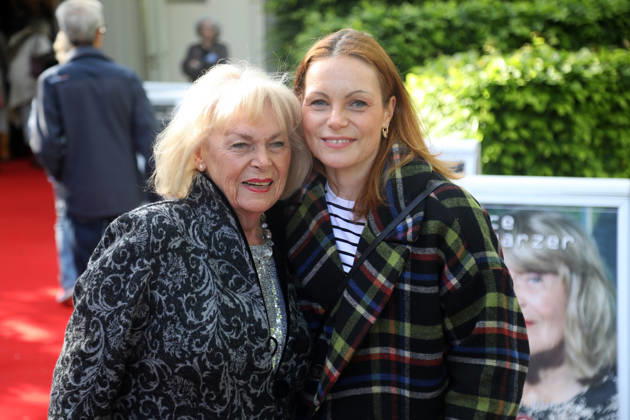 Premiere von UNKAPUTTBAR - 90 JAHRE HALLERVORDEN in Berlin Berlin, 13.05.2026 Dagmar Biener und Julia Bassler bei der Premiere von UNKAPUTTBAR - 90 JAHRE HALLERVORDEN in Berlin Berlin Deutschland Copyright: xMatthiasxGränzdörferx