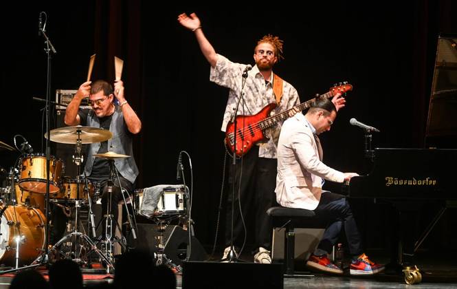 ** NUR FÜR REDAKTIONELLE ZWECKE ** EDITORIAL USE ONLY **<p>Pianist Alfredo Rodriguez tritt am Mittwoch, 13. Mai 2026, mit seinem Trio in Dinslaken auf. Das Alfredo Rodriguez Trio wird vervollständigt durch Michael Olivera am Schlagzeug und Yarel Hernandez am Bass. Das Klavierfestival Ruhr gastiert zum ersten Mal in Dinslaken. Dinslaken Copyright: MarkusxWeissenfels