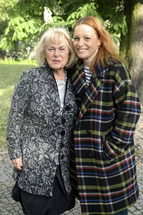Dagmar Biener mit Tochter Julia bei der Show Unkaputtbar - 90 Jahre Hallervorden im Schlosspark Theater. Berlin, 13.05.2026
