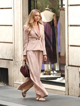 IPA84680129 - Rome, Laila Hasanovic attends the Antonio Marras boutique event. Pictured: Laila Hasanovic arrives at the boutique Copyright: xMarcoxProvvisionatox xMarcoxProvvisionatox 84680129