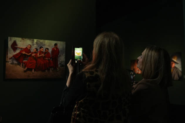Presentation of the exhibition Icons with photographer Steve McCurry Presentation of the exhibition Icons by photographer Steve McCurry, on May 14, 2026, in Barcelona, Catalunya Spain The retrospective brings together more than 150 large format images, including the famous portrait of the Afghan girl It will be open until September 6, Monday to Sunday, with general admission at 16 euros 14 MAY 2026 PHOTOGRAPHIC EXHIBITION Barcelona, Catalunya Barcelona, Catalunya Spain  Copyright: xDavidxZorrakinox 7523013