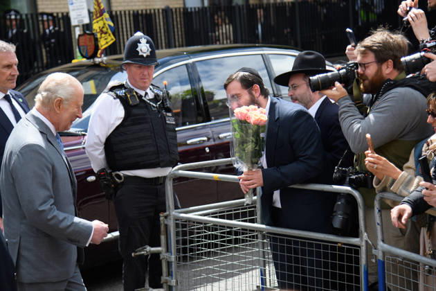 King Charles III Visits Golders Green, London, UK - Thursday 14 May 2026 King Charles III visits members of the Jewish community in Golders Green, London, England, UK on Thursday 14 May, 2026 to show solidarity and support., Credit:Justin Ng Avalon UK, England, London, Golders Green  Copyright: xJustinxNgx xAvalonx 1098933178