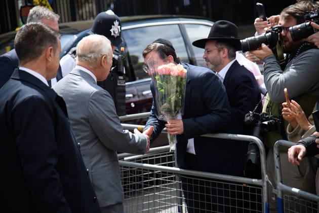 King Charles III Visits Golders Green, London, UK - Thursday 14 May 2026 King Charles III visits members of the Jewish community in Golders Green, London, England, UK on Thursday 14 May, 2026 to show solidarity and support., Credit:Justin Ng Avalon UK, England, London, Golders Green  Copyright: xJustinxNgx xAvalonx 1098933185