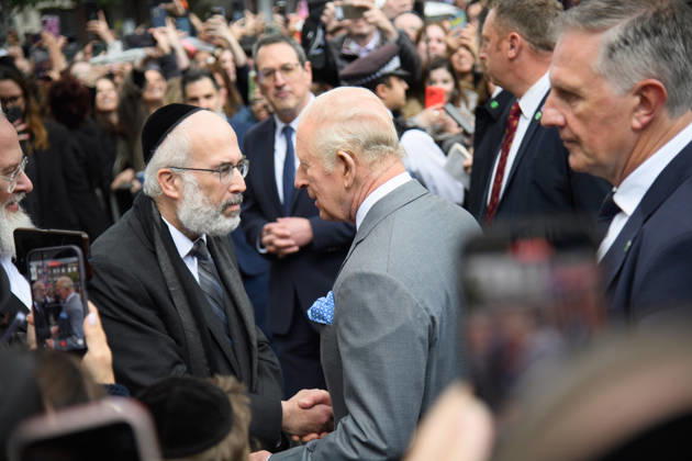 King Charles III Visits Golders Green, London, UK - Thursday 14 May 2026 King Charles III visits members of the Jewish community in Golders Green, London, England, UK on Thursday 14 May, 2026 to show solidarity and support., Credit:Justin Ng Avalon UK, England, London, Golders Green  Copyright: xJustinxNgx xAvalonx 1098933335