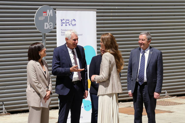 IPA84681574 - Reggio Emilia, 14 05 2026. Last stop of Princess Kate Middleton s tour at the Remida creative recycling center, as part of her tour to get to know the reality of Reggio Children and its educational projects for children. In the photo Kate Middleton greets Mayor Marco Massari at the end of her visit Copyright: xRobertoxBrancolinix xRobertoxBrancolini Ipax 84681574