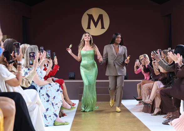 Heidi Klum and Low Roach at the Magnum fashion show on the Magnum Cannes beach during the 79th Cannes International Film Festival, France, May 14, 2026 Denis Guignebourg Bestimage After announcing the launch of Maison Magnum®, haute couture opens its exceptional podium to A Castillon for an exclusive showcase on May 14 on the Magnum Cannes beach on the occasion of the 79th Cannes Film Festival. Previously at the heart of Maison Magnum® an inaugural fashion show artistically directed by L Roach and couture silhouettes imagined by V Weinsanto celebrating a shared vision of pleasure as a sensory experience, at the crossroads of gourmandise and creativity This new take on gourmandise through creativity and contemporary culture will be crowned Copyright: xDenisxGuignebourgx xBestimagexDenisxGuignebourgx xBestimagex