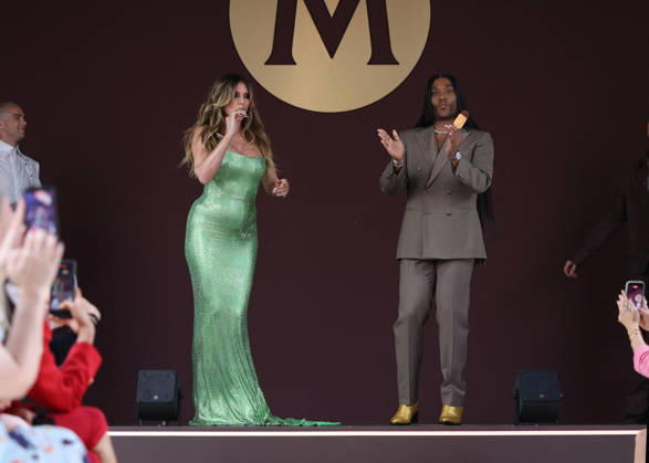 Heidi Klum and Low Roach at the Magnum fashion show on the Magnum Cannes beach during the 79th Cannes International Film Festival, France, May 14, 2026 Denis Guignebourg Bestimage After announcing the launch of Maison Magnum®, haute couture opens its exceptional podium to A Castillon for an exclusive showcase on May 14 on the Magnum Cannes beach on the occasion of the 79th Cannes Film Festival. Previously at the heart of Maison Magnum® an inaugural fashion show artistically directed by L Roach and couture silhouettes imagined by V Weinsanto celebrating a shared vision of pleasure as a sensory experience, at the crossroads of gourmandise and creativity This new take on gourmandise through creativity and contemporary culture will be crowned  Copyright: xDenisxGuignebourgx xBestimagexDenisxGuignebourgx xBestimagex