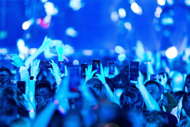 Eurovision Song Contest 2025 Dress Rehearsal 3 of Second Semi Final, 14.05.2026 VIENNA, AUSTRIA - 14 MAY 2026: Image shows many phones taking videos pictures during Eurovision Song Contest 2026 in Vienna during Eurovision Song Contest 2025 Dress Rehearsal 3 of Second Semi Final at Wiener Stadthalle on 14 05 2026 in Vienna, Austria. Vienna Wiener Stadthalle Austria Copyright: xBEAUTIFULxSPORTS Froehlichx