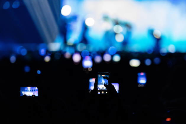Eurovision Song Contest 2025 Dress Rehearsal 3 of Second Semi Final, 14.05.2026 VIENNA, AUSTRIA - 14 MAY 2026: Image shows many phones taking videos pictures during Eurovision Song Contest 2026 in Vienna during Eurovision Song Contest 2025 Dress Rehearsal 3 of Second Semi Final at Wiener Stadthalle on 14 05 2026 in Vienna, Austria. Vienna Wiener Stadthalle Austria Copyright: xBEAUTIFULxSPORTS Froehlichx