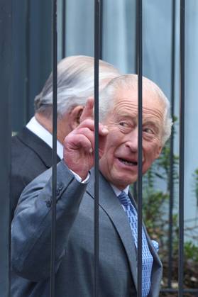 May 14, 2026, London, England, United Kingdom: UK King CHARLES III greets members of the local community outside Jewish Care during a visit to Golders Green in north-west London. The King met representatives of the Jewish community following recent antisemitic attacks in the area. London United Kingdom - ZUMAa279 20260514_zsp_a279_008 Copyright: xZeynepxDemirxAslimx