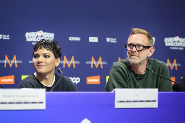 Last year s winner JJ Johannes Pietsch and director of Eurovision Song Contest Martin Green at a press conference during the Eurovision Song Contest ESC in Vienna, Austria, Thursday, May 14, 2026 WIEN AUSTRIA x10070x  Copyright: xJessicaxGowx xTTx PRESS CONFERENCE EUROVISION 2026 mLoMvxb72Hk