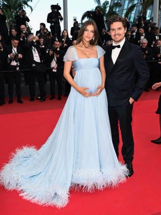 IPA84694153 - Cannes, 79th Cannes Film Festival 2026, evening 3 - red carpet of Histoires Paralleles (Parallel Tales) Pictured: Barbara Palvin (BIRTHDAY), Dylan Sprouse  Copyright: xSimonexComix xPoolxPhotoxEventsx07x 84694153