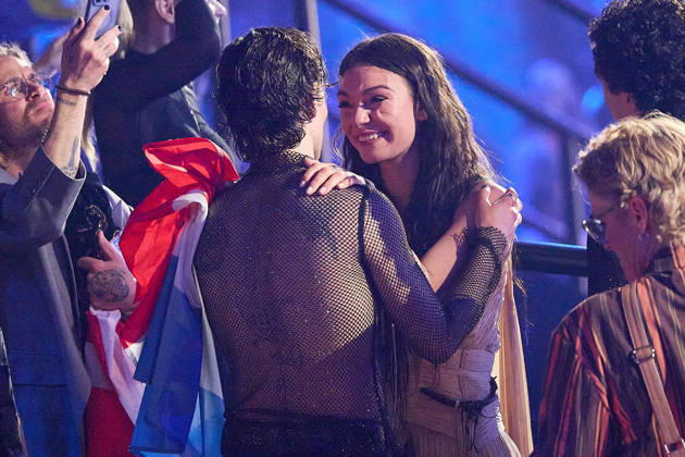 - Wien 14.05.2026 - Eurovision Song Contest Wien - Vienna - Vienne 2026 Live Show 2. Halbfinale - Live Show Second Semi Final - En directe deuxième demi-finale P H O T O: die ausgeschiedene Eva Marija (Luxemburg) wird von Søren Torpegaard Lund (L Dänemark) getröstet. Eva Marija (Luxembourg), who has been eliminated, is being consoled by Søren Torpegaard Lund (L Denmark). Eurovision Song Contest Vienna 2026