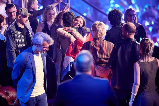 - Wien 14.05.2026 - Eurovision Song Contest Wien - Vienna - Vienne 2026 Live Show 2. Halbfinale - Live Show Second Semi Final - En directe deuxième demi-finale P H O T O: die ausgeschiedene Eva Marija (Luxemburg) wird von Søren Torpegaard Lund (Dänemark) getröstet. Eva Marija (Luxembourg), who has been eliminated, is comforted by Søren Torpegaard Lund (Denmark). Eurovision Song Contest Vienna 2026