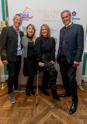 14.05.2026, vlnr Frank Scheppendahl , Valeska Hauptmann, Kerstin von der Linden und Jürgen Blum, Welcome-Abend der Pferd International München in der Eventlocation The Resi am Viktualienmarkt in München.