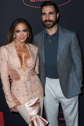 Netflix Upfront 2026 MANHATTAN, NEW YORK CITY, NEW YORK, USA - MAY 13: Jennifer Lopez wearing vintage Jean Paul Gaultier Spring 2004, styled by Rob Zangardi and Mariel Haenn and Brett Goldstein arrive at the Netflix Upfront 2026 held at Sunset Pier 94 Studios on May 13, 2026 in Manhattan, New York City, New York, United States. New York City Sunset Pier 94 Studios New York United States Copyright: xImagexPressxAgencyx