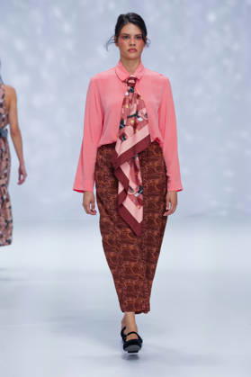 Australian Fashion Week 2026 - Runway - Ngali A model walks the runway during the Ngali Wander with Wonder Runway show at Australian Fashion Week 2026 at the Museum of Contemporary Art on May 15, 2026 in Sydney, Australia., Credit:IOIO IMAGES IOIO Avalon Australia, New South Wales, Sydney, Museum of Contemporary Art  Copyright: xIOIOxIMAGESx xIOIOx xAvalonx 1099146081