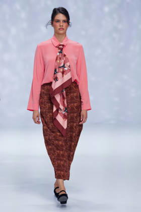 Australian Fashion Week 2026 - Runway - Ngali A model walks the runway during the Ngali Wander with Wonder Runway show at Australian Fashion Week 2026 at the Museum of Contemporary Art on May 15, 2026 in Sydney, Australia., Credit:IOIO IMAGES IOIO Avalon Australia, New South Wales, Sydney, Museum of Contemporary Art  Copyright: xIOIOxIMAGESx xIOIOx xAvalonx 1099146090