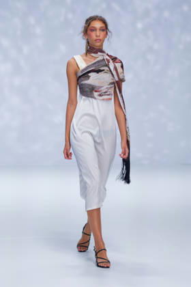 Australian Fashion Week 2026 - Runway - Ngali A model walks the runway during the Ngali Wander with Wonder Runway show at Australian Fashion Week 2026 at the Museum of Contemporary Art on May 15, 2026 in Sydney, Australia., Credit:IOIO IMAGES IOIO Avalon Australia, New South Wales, Sydney, Museum of Contemporary Art  Copyright: xIOIOxIMAGESx xIOIOx xAvalonx 1099146175