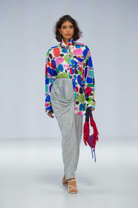 Australian Fashion Week 2026 - Runway - Gary Bigeni A model walks the runway during the Gary Bigeni show at Australian Fashion Week 2026 at the Museum of Contemporary Art on May 15, 2026 in Sydney, Australia., Credit:IOIO IMAGES IOIO Avalon Australia, New South Wales, Sydney, Museum of Contemporary Art  Copyright: xIOIOxIMAGESx xIOIOx xAvalonx 1099144505