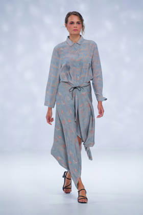 Australian Fashion Week 2026 - Runway - Ngali A model walks the runway during the Ngali Wander with Wonder Runway show at Australian Fashion Week 2026 at the Museum of Contemporary Art on May 15, 2026 in Sydney, Australia., Credit:IOIO IMAGES IOIO Avalon Australia, New South Wales, Sydney, Museum of Contemporary Art  Copyright: xIOIOxIMAGESx xIOIOx xAvalonx 1099145506