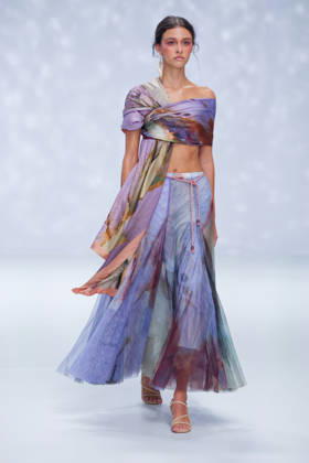 Australian Fashion Week 2026 - Runway - Ngali A model walks the runway during the Ngali Wander with Wonder Runway show at Australian Fashion Week 2026 at the Museum of Contemporary Art on May 15, 2026 in Sydney, Australia., Credit:IOIO IMAGES IOIO Avalon Australia, New South Wales, Sydney, Museum of Contemporary Art  Copyright: xIOIOxIMAGESx xIOIOx xAvalonx 1099145858