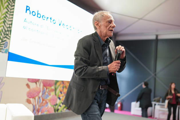 IPA84715827 - Turin. Second day of the 18th edition of the Turin International Book Fair entitled The World Saved by Kids. The fair will remain open from May 14 to 18, 2026 at Lingotto Fiere In the photo: Roberto Vecchioni Copyright: xSalonexdelxLibrox xRiccardoxGiordanox 84715827