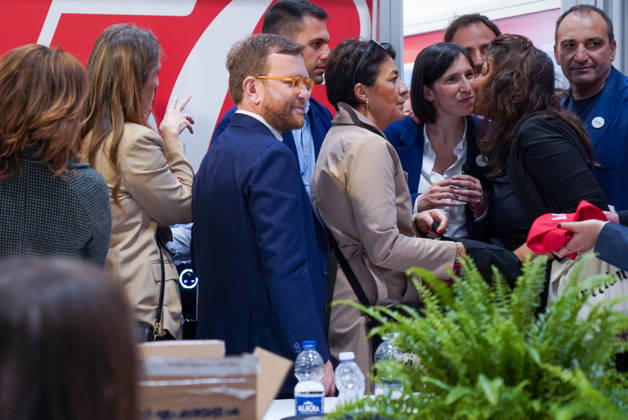 May 15, 2026, Turin, To, Italy: Democratic Party Secretary Elly Schlein visits Repubblica s stand at the Arena Robinson during the International Book Fair. Turin, May 15, 2026 Turin Italy - ZUMAa289 20260515_zia_a289_038 Copyright: xSelenexDanielex xAgfx