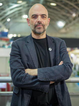 IPA84724685 - Turin. Second day of the 18th edition of the Turin International Book Fair entitled The World Saved by Kids. The fair will remain open from May 14 to 18, 2026 at Lingotto Fiere In photo: Roberto Saviano  Copyright: xRiccardoxGiordanox xRiccardoxGiordanox 84724685