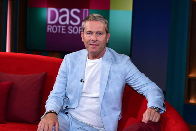 Hinnerk Baumgarten, der Moderator in der Sendung DAS Rote Sofa! (NDR) am 15.05.2026 in Hamburg Hinnerk Baumgarten during the Das Rote Sofa tv show at NDR Studios on May 15, 2026 in Hamburg, Germany Maximilian Brueckner zu Gast in der Sednung DAS Rote Sofa (NDR) in Hamburg