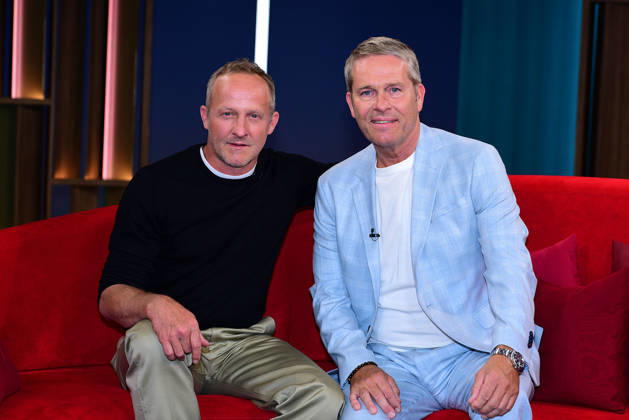 Maximilian Brueckner zu Gast bei Moderator Hinnerk Baumgarten in der Sendung DAS Rote Sofa! (NDR) am 15.05.2026 in Hamburg Maximilian Brueckner and Hinnerk Baumgarten during the Das Rote Sofa tv show at NDR Studios on May 15, 2026 in Hamburg, Germany Maximilian Brueckner zu Gast in der Sednung DAS Rote Sofa (NDR) in Hamburg