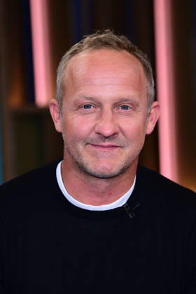 Maximilian Brueckner zu Gast in der Sendung DAS Rote Sofa! (NDR) am 15.05.2026 in Hamburg Maximilian Brueckner during the Das Rote Sofa tv show at NDR Studios on May 15, 2026 in Hamburg, Germany Maximilian Brueckner zu Gast in der Sednung DAS Rote Sofa (NDR) in Hamburg