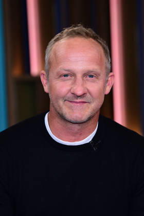 Maximilian Brueckner zu Gast in der Sendung DAS Rote Sofa! (NDR) am 15.05.2026 in Hamburg Maximilian Brueckner during the Das Rote Sofa tv show at NDR Studios on May 15, 2026 in Hamburg, Germany Maximilian Brueckner zu Gast in der Sednung DAS Rote Sofa (NDR) in Hamburg
