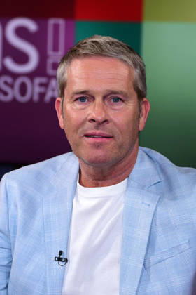Hinnerk Baumgarten, der Moderator in der Sendung DAS Rote Sofa! (NDR) am 15.05.2026 in Hamburg Hinnerk Baumgarten during the Das Rote Sofa tv show at NDR Studios on May 15, 2026 in Hamburg, Germany Maximilian Brueckner zu Gast in der Sednung DAS Rote Sofa (NDR) in Hamburg