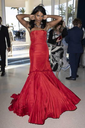 Cannes Simone Ashley Exits Martinez MP Cannes, France- May 14: Simone Ashley leaves the Martinez Hotel during 79th Festival of Cannes, on May 15, 2026 in Cannes, France. Photo by Marco Piovanotto ABACAPRESS:COM Cannes France  Copyright: xPiovanottoxMarco ABACAx