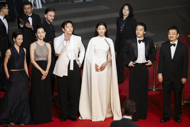Cannes Gun Che Colony Red Carpet EB South Korean actor Jun Ji-Hyun, South Korean actor Ji Chang-Wook, South Korean actor Koo Kyo-Hwan, South Korean actress Shin Hyeon-Bin during the Gun-Che Colony red carpet during the 79th Cannes Film Festival in Cannes, France on May 15, 2026. Photo by Eliot Blondet ABACAPRESS.COM Cannes France France  Copyright: xBlondetxEliot ABACAx